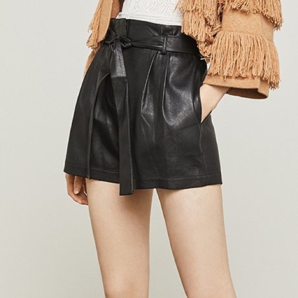🖤 BCBG Vegan pleated belted black paperbag shorts Large
